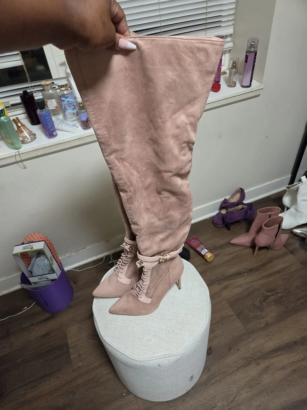 N/A elegant knee